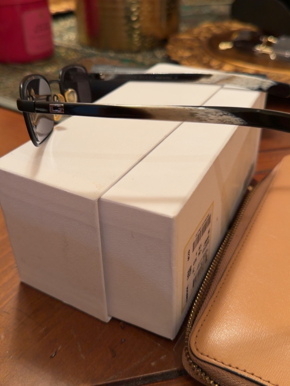Gucci Black and Gold Rectangular Sunglasses - Picture 5 of 6